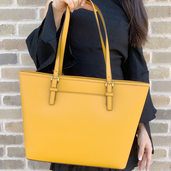 SALE‼️ Michael kors carryall tote yellow SALE - Picture 5 of 5